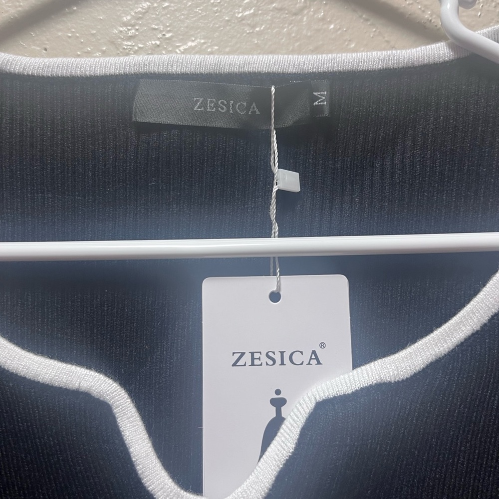 Zesica - Black and White Fitted Long Sleeve Sweater - Picture 4 of 4